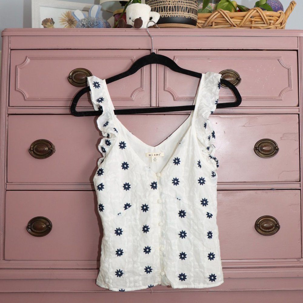Adorable white flowered tank top